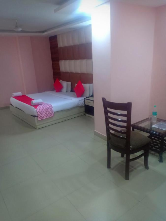 Hotel The Caves Near Igi Airport New Delhi Eksteriør bilde